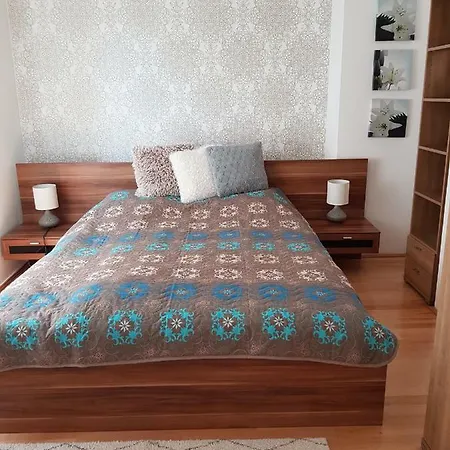 Tinodi Utca 1-3 *